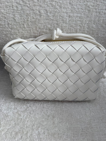 Small leather woven crossbody - square